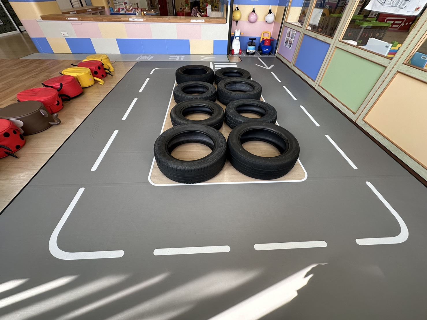 20.腳行車區，提供幼兒運用雙腳行駛小車.jpg