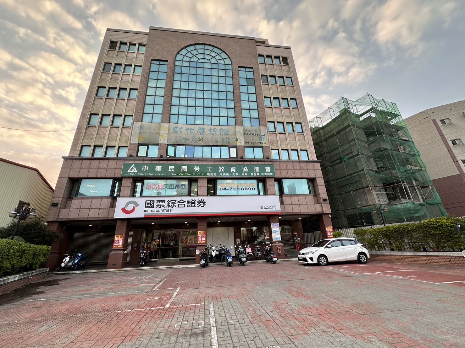 1.親子館位於此大樓3F.jpg