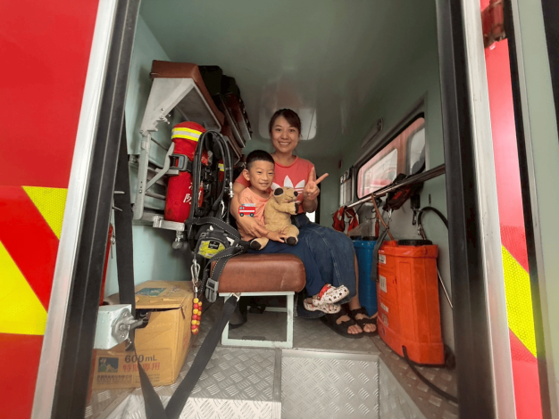 小小消防員－試搭消防車