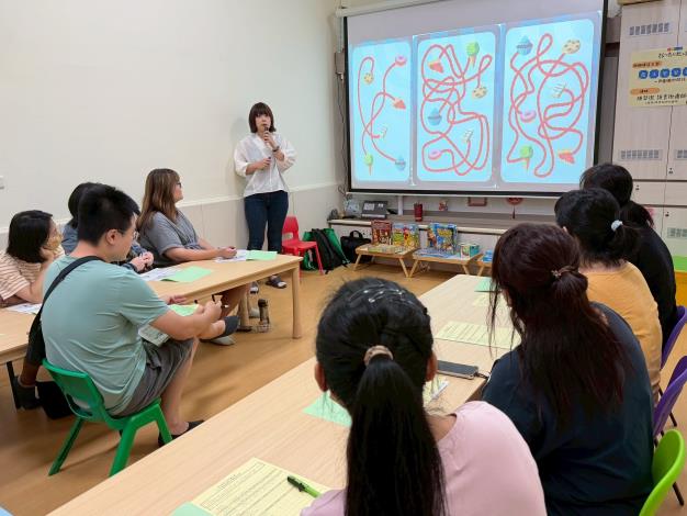 由語沛/沛語語言治療所陳羿潔所長擔任講師