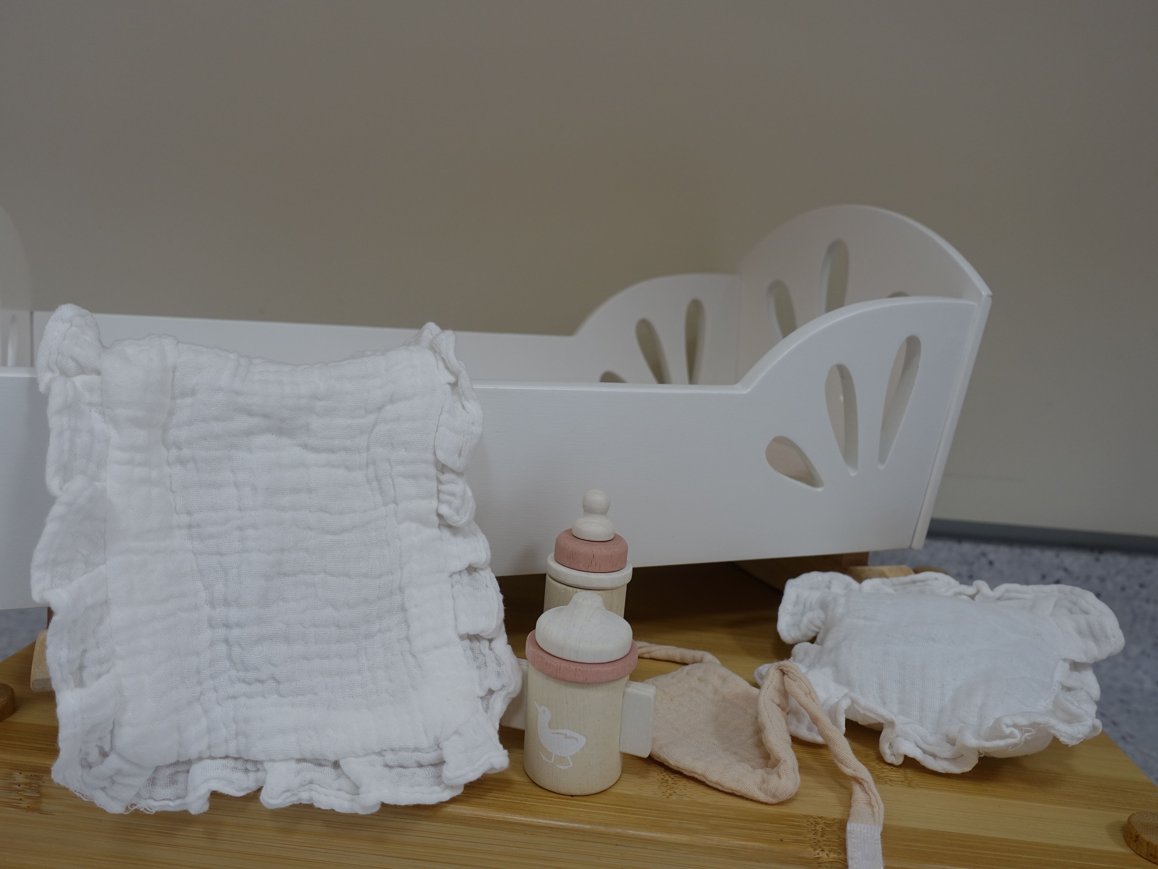 白雪天鵝娃娃搖床